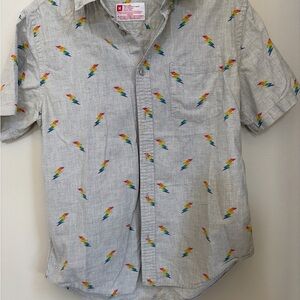 Madewell Light Gray Short-Sleeve Button-Down Shirt with Rainbow Lightning Bolts